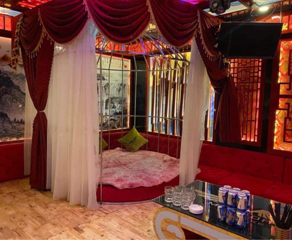 RÈM CỬA CHO QUÁN BAR Ở QUẬN 1